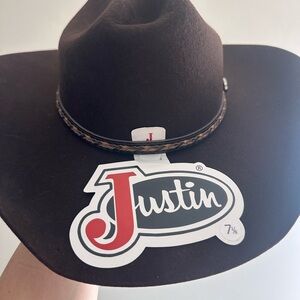 (Buc-ee’s viral hat TT)Justin Boots Dark Brown Felt Cowboy Hat with Braid Band